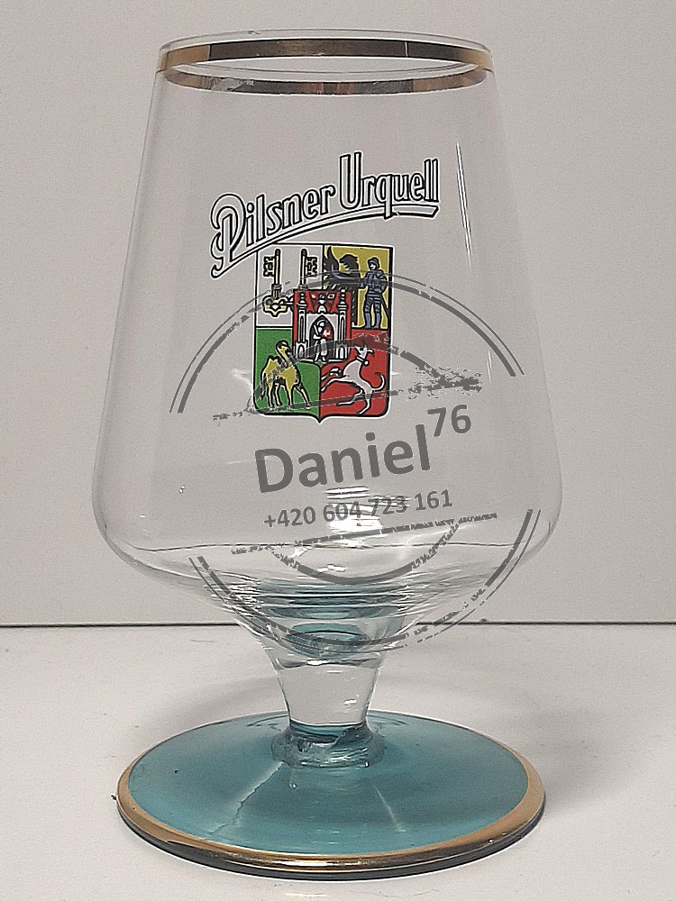 Na nožičce 0,5L 03